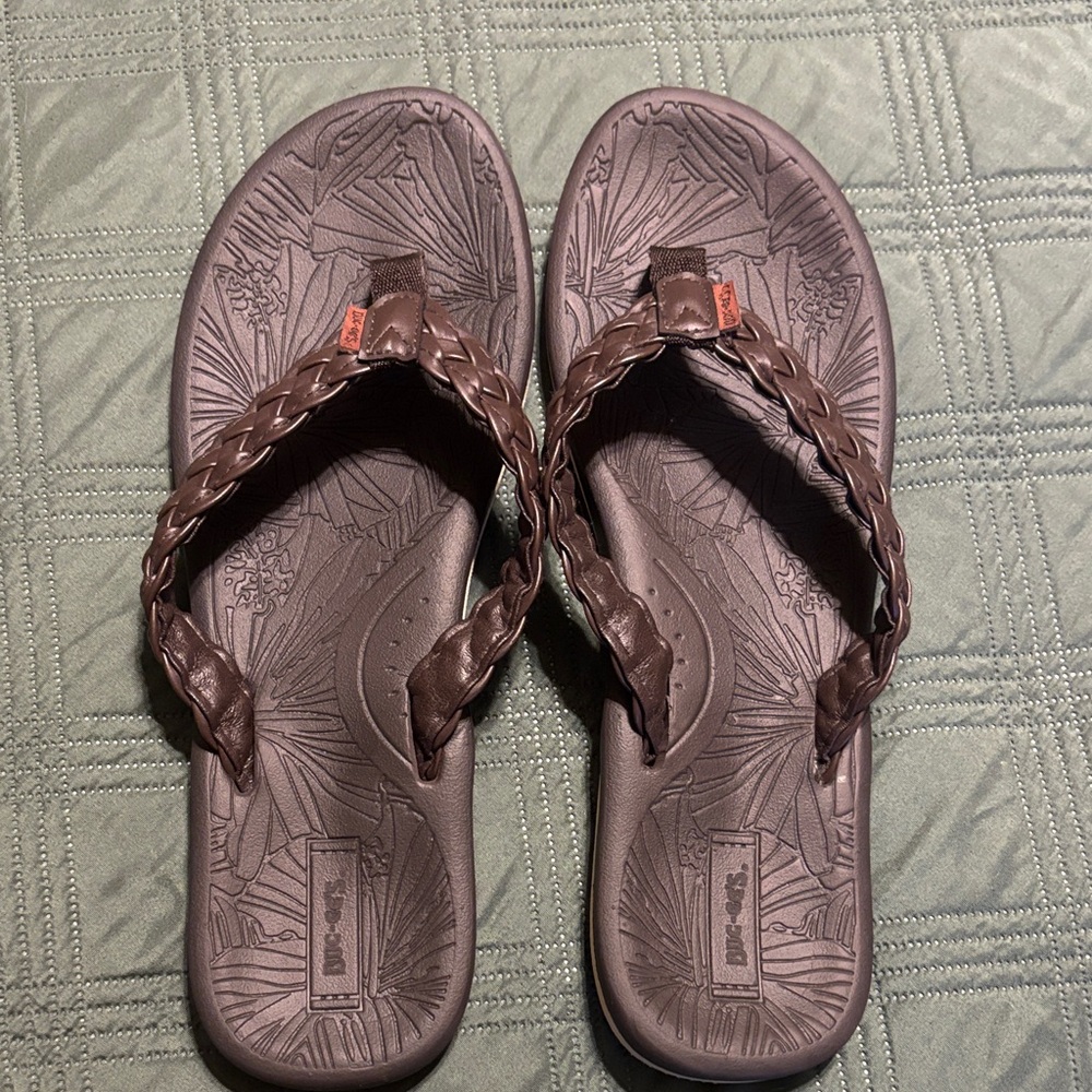BUC- EE’s - Women’s Brown Braided Flip Flop | Size: 11